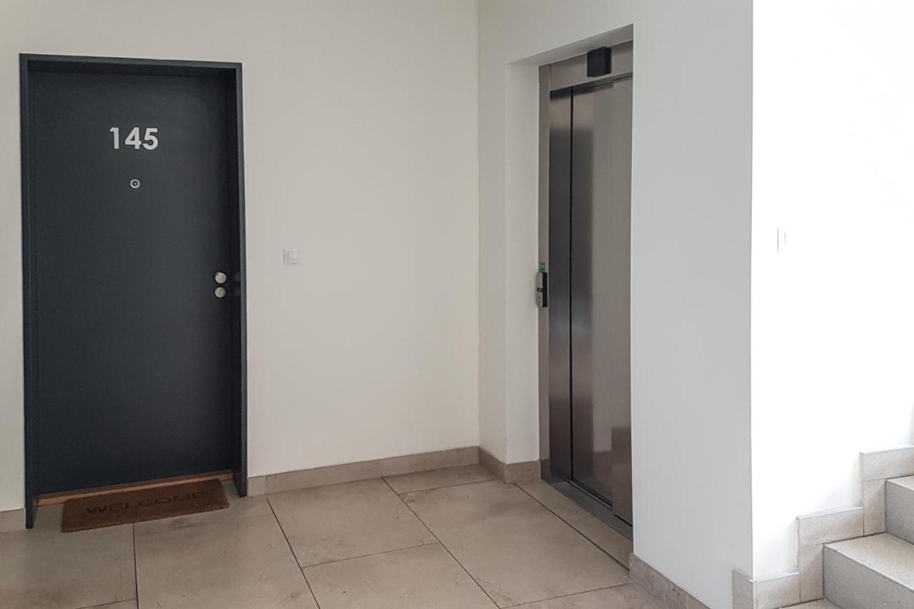 شقة Onsite Free Garage Parking, 10Min Centre By Bus براغ المظهر الخارجي الصورة